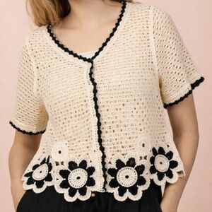 NWT New In  crochet short sleeve top